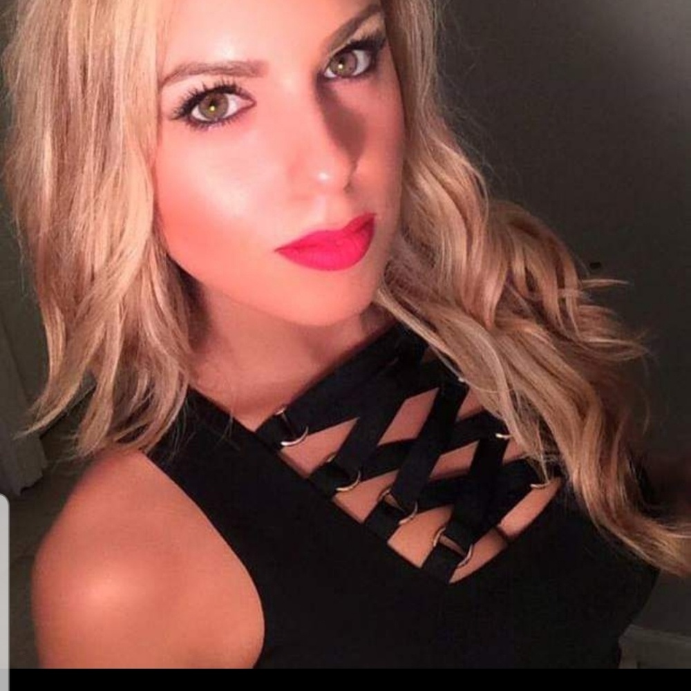Crop Top - Picture 2 of 4